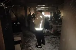 آتش‌سوزی در یک موسسه مالی در خیابان شهید بهشتی+ تصاویر