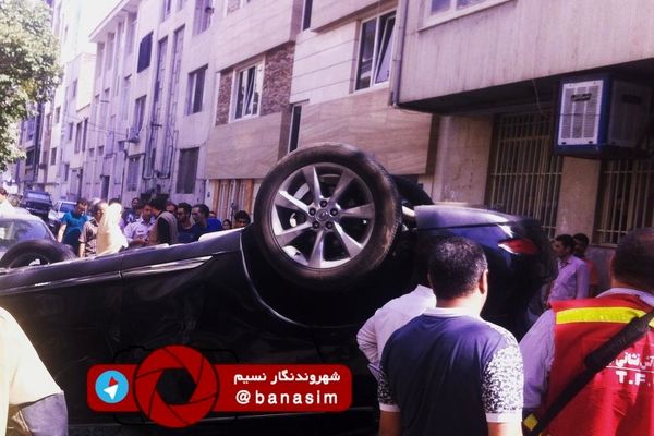عکس خبری :: چپ کردن خودروی لکسوس در محدوده میدان هفت تیر