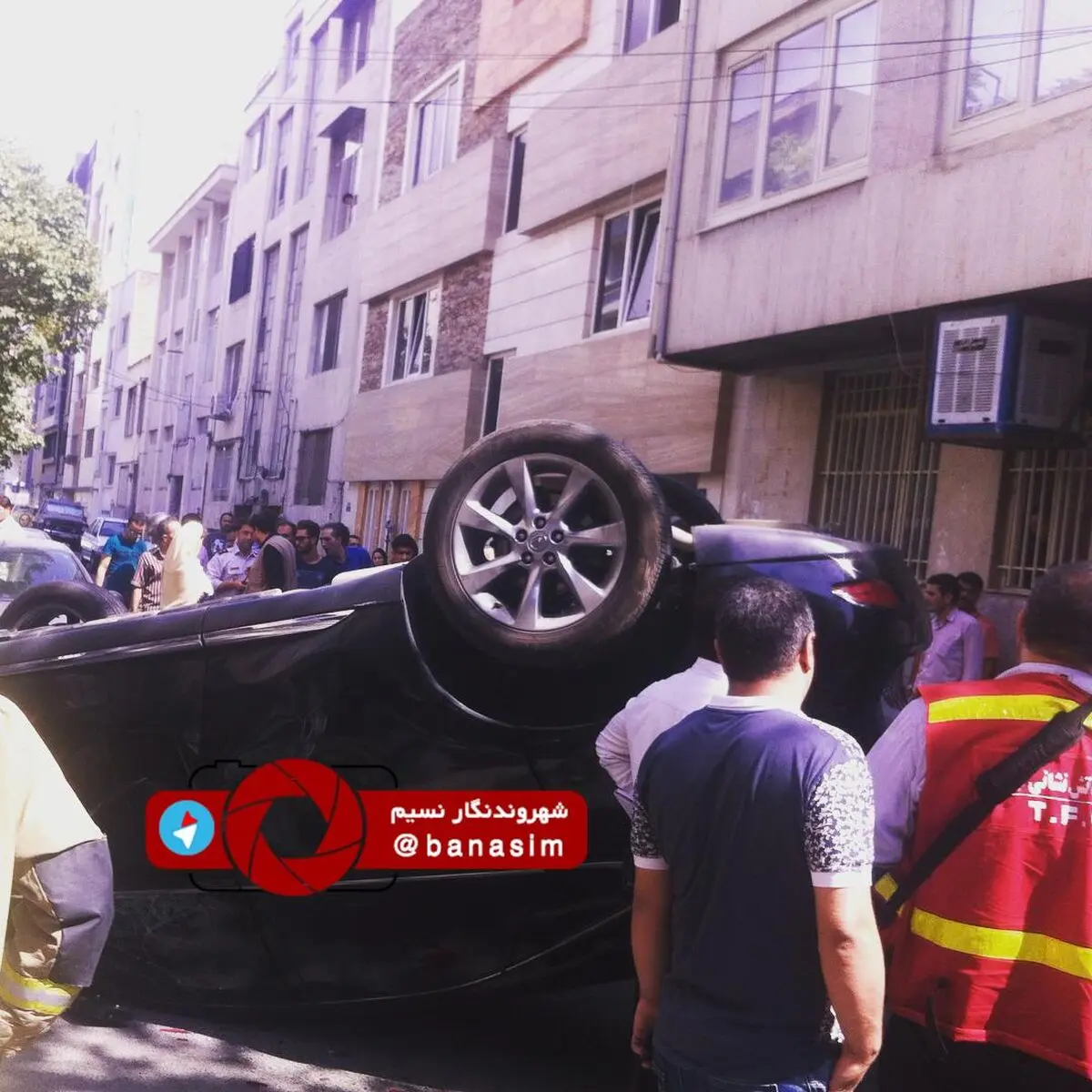 عکس خبری :: چپ کردن خودروی لکسوس در محدوده میدان هفت تیر