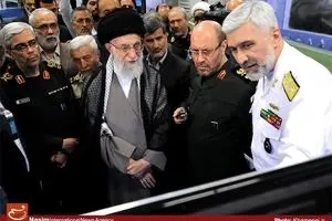 بازدید رهبر معظم انقلاب از نمایشگاه صنعت دفاعی