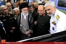 بازدید رهبر معظم انقلاب از نمایشگاه صنعت دفاعی