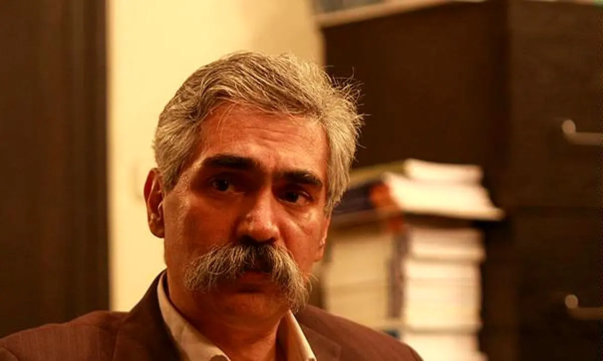 بید آباد: نظارت بانک مرکزی ضعیف است/ سیف و مدیرانش خود را به ندیدن می‌زنند!