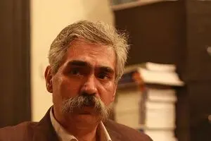 بید آباد: نظارت بانک مرکزی ضعیف است/ سیف و مدیرانش خود را به ندیدن می‌زنند!