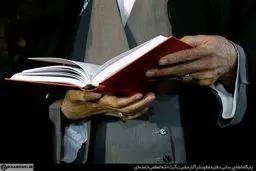 رهبر انقلاب هیچ شبی بدون مطالعه نمی‌خوابند/ گسترش فرهنگ و ادب فارسی دغدغه همیشگی رهبر معظم انقلاب است