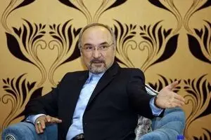 معاون طیب‌نیا در بیمارستان بستری شد/ عارضه قلبی برای خزاعی مشکل‌ساز شد