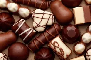 فروش میلیاردها تومان شکلات و بیسکویت قاچاق در فروشگاه‌های دولتی