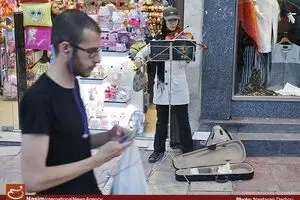 چند میگیری ساز بزنی؟!