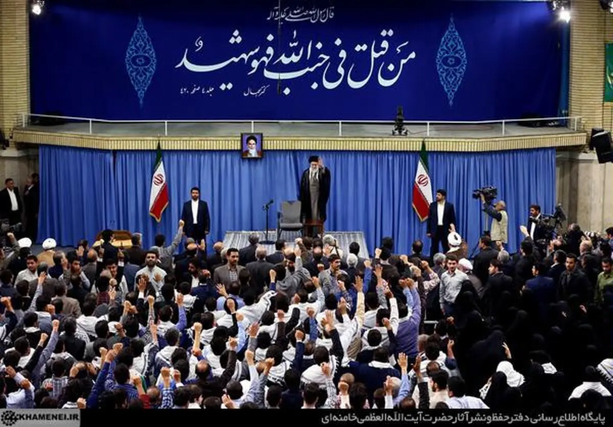 خانواده‌های شهدای منا، مسجدالحرام و حج سال ۶۶ با رهبر انقلاب دیدار کردند