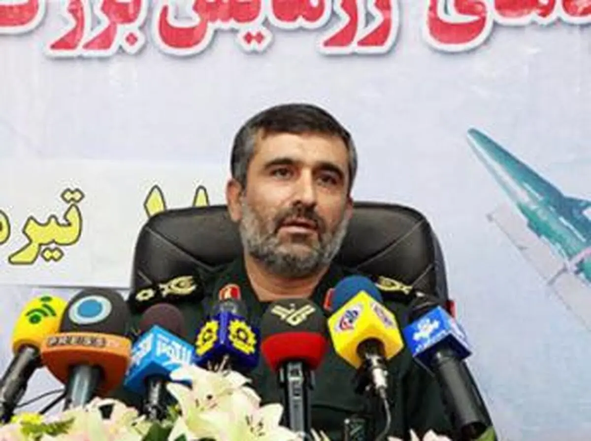 جرأت دارند چند روز بدون محافظ تردد کنند بعد بگویند کشور نیروی نظامی نمی‌خواهد