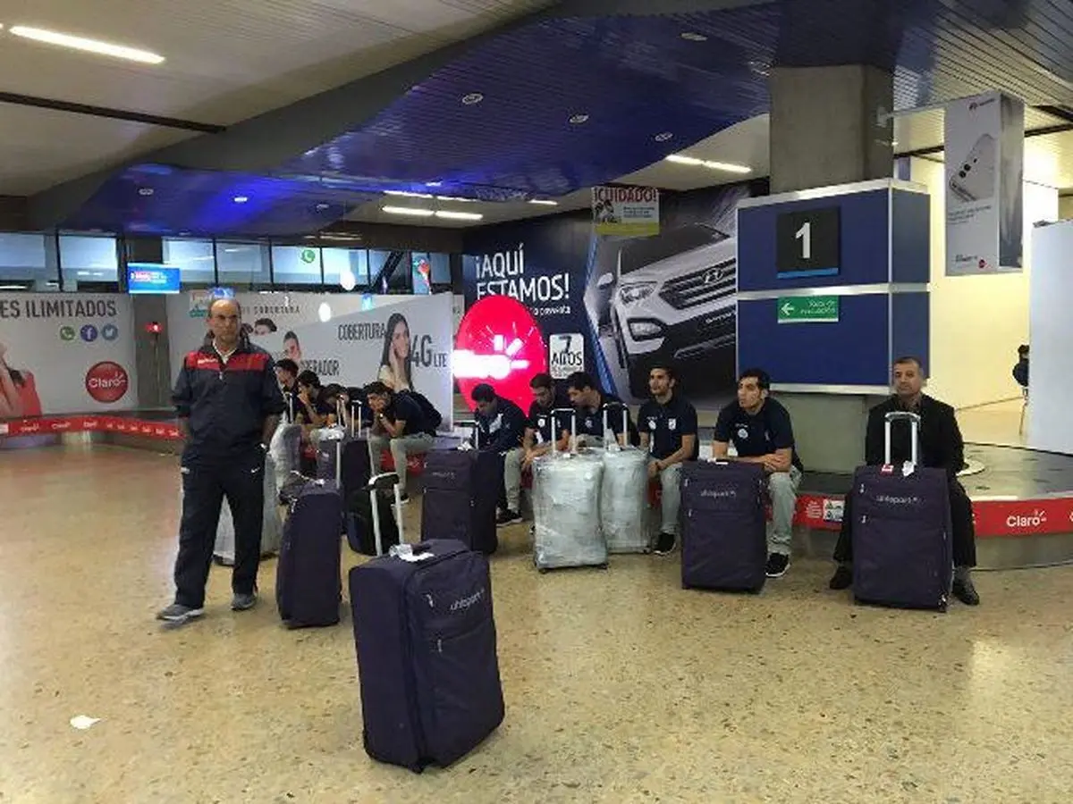 تیم ملی فوتسال پس از ۳۲ ساعت به کلمبیا رسید