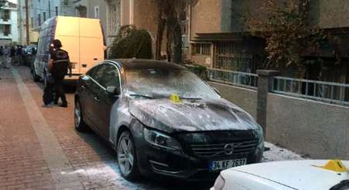 ۲۸ خودرو در استانبول به آتش کشیده شد