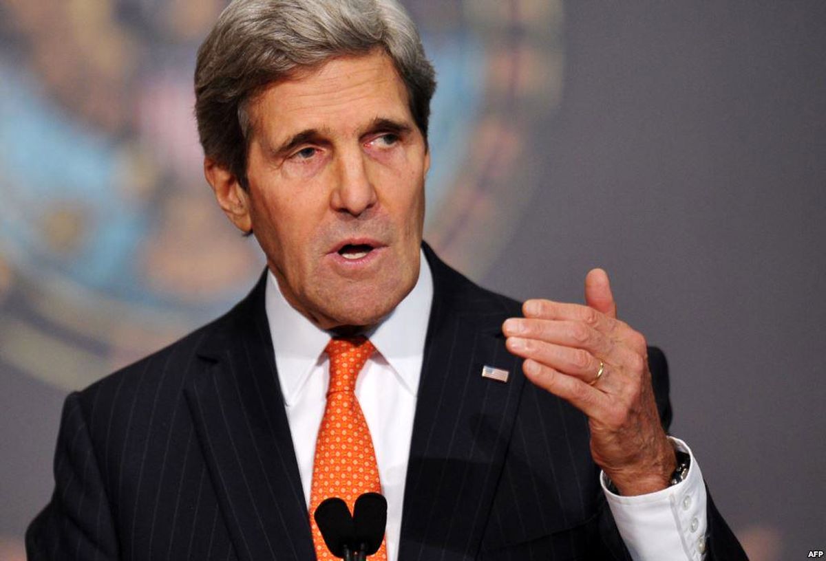 جان کری: سوریه می‌تواند به بمباران تروریست‌های وابسته به القاعده ادامه دهد