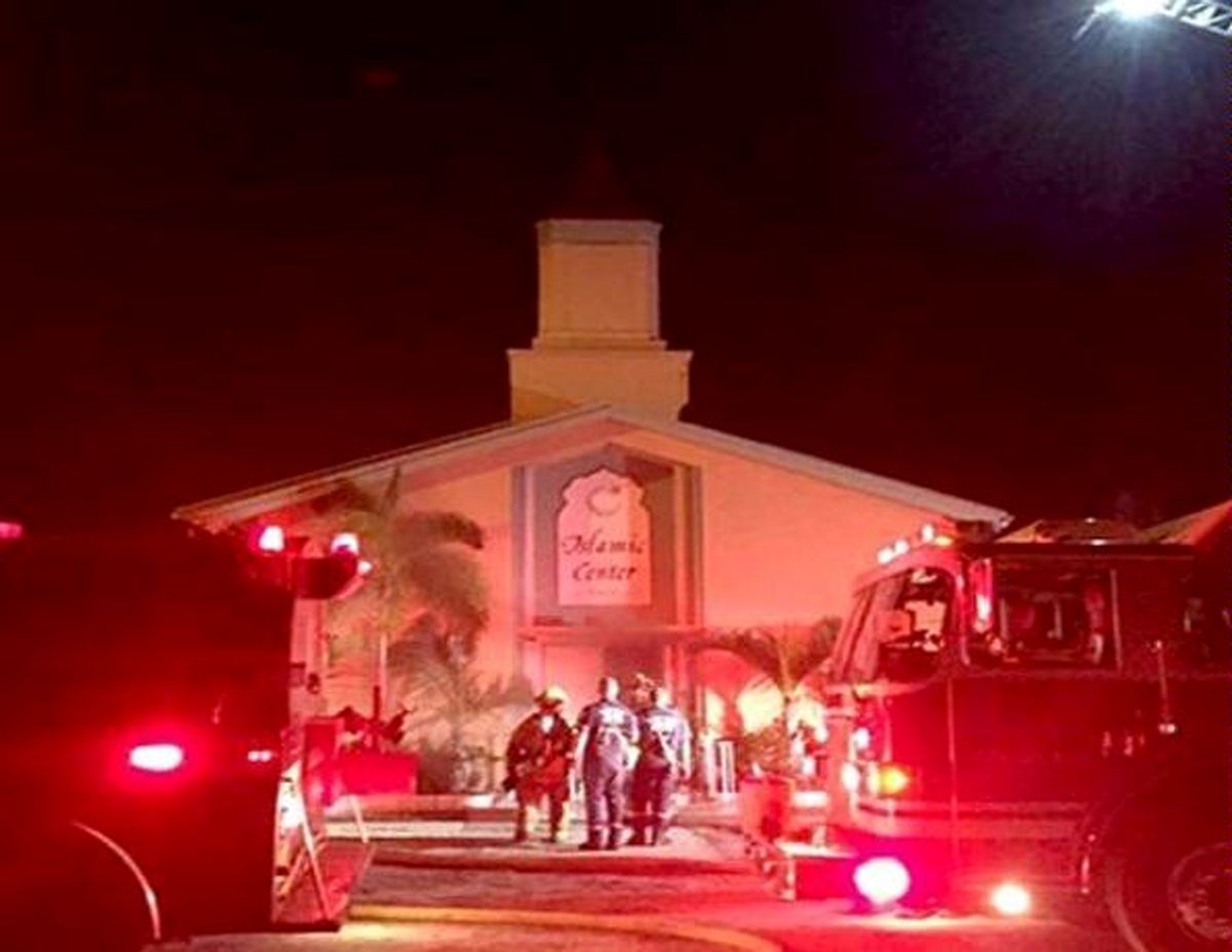 مسجدی در کالیفرنیا به آتش کشیده شد