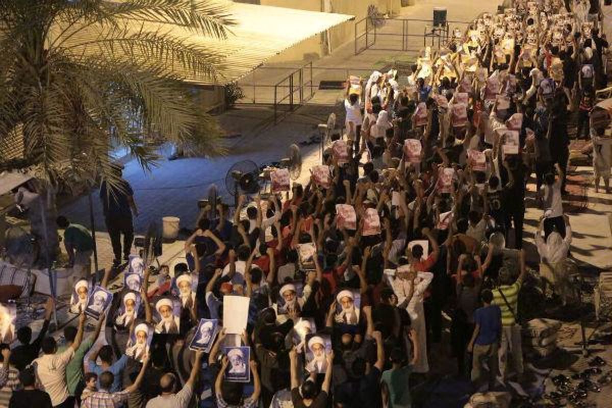 ادامه تحصن مردم بحرین مقابل منزل شیخ "عیسی قاسم"