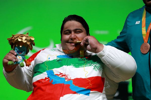 سیامند رحمان چهار بار رکورد پارالمپیک را شکست و قهرمان شد/ ششمین طلا برای کاروان ایران+عکس