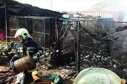 انفجار کپسول گاز در منزل مسکونی/ نجات ۴ گردشگر در کویر شهداد