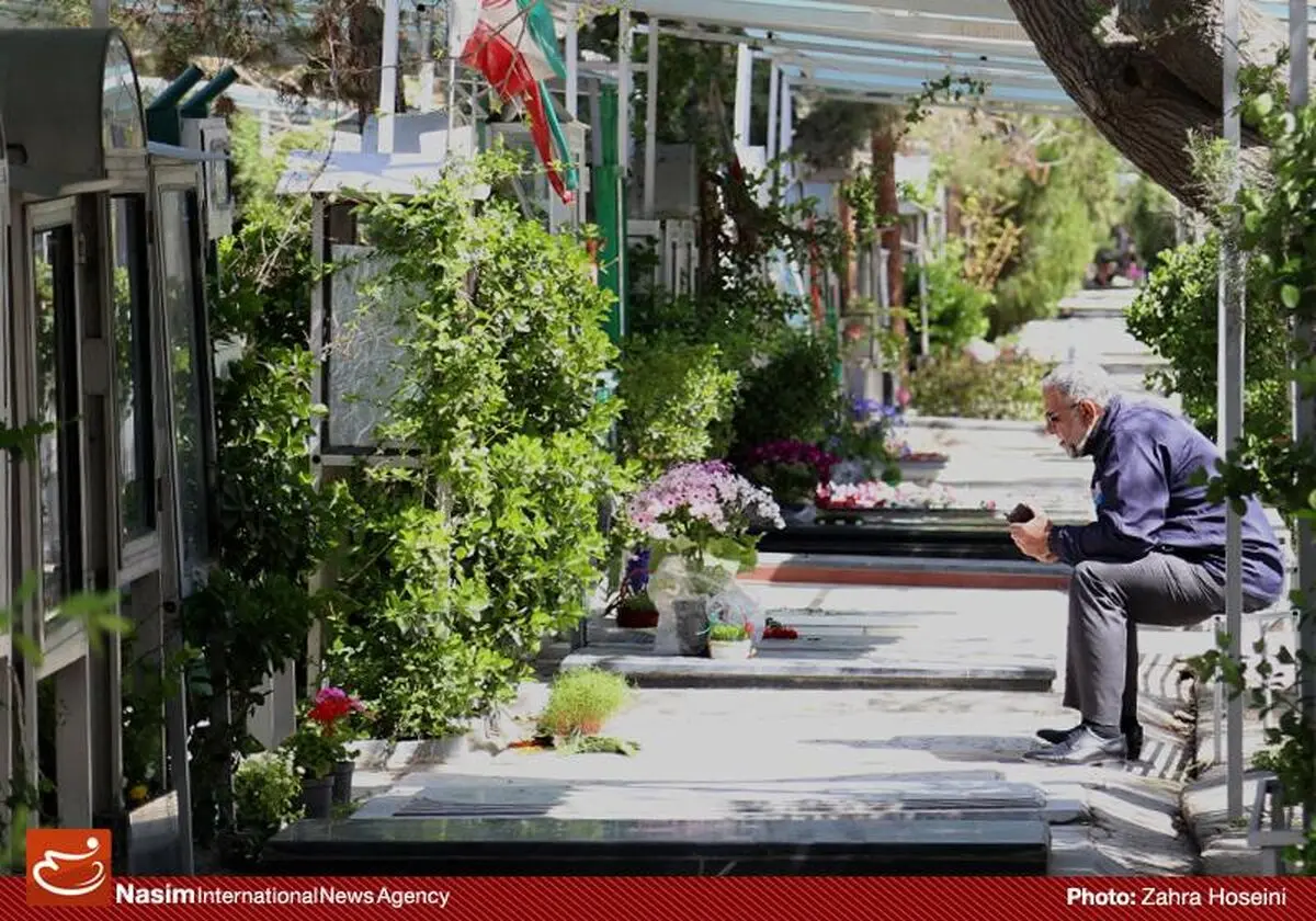 تاریخ خودمان را با یکسان‌سازی مزارهای شهدا مخدوش نکنیم/یکسان‌سازی مزارهای شهدا، بدون پشتوانه فرهنگی است