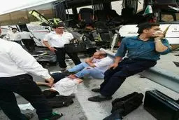 یک کشته و ۱۳ زخمی در تصادف اتوبوس حامل کارکنان ایران خودرو/ حال مصدومان وخیم نیست