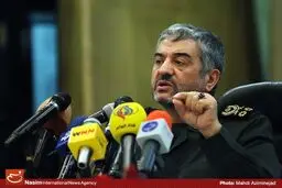 خطر اثرگذاری توطئه‌های چندین‌ساله دشمن علیه انقلاب بیش از هر زمانی احساس می‌شود