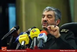 خطر اثرگذاری توطئه‌های چندین‌ساله دشمن علیه انقلاب بیش از هر زمانی احساس می‌شود
