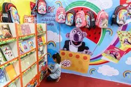 بِن‌تن یا جناب‌خان؟ جنگ نرم روی دفتر مشق‌ها