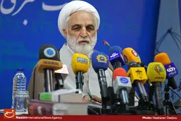 احمد منتظری از سوی دادگاه روحانیت تحت تعقیب قرار گرفته/ افراد باید به دفاتر اسناد رسمی مراجعه و سند خود را ثبت کنند