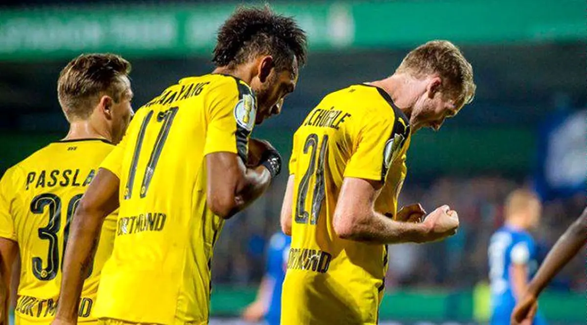 دورتموند، وولفسبورگ را گلباران کرد