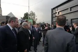 امضا وزیر صنعت زیر قرارداد واردات ۵۰۰۰ واگن از روسیه/ نعمت‌زاده خودش از واگنی که می‌خواست جلوی واردات آن را بگیرد رونمایی کرده بود!+ عکس