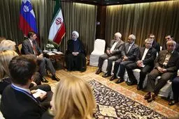 تاکید روحانی بر فعال شدن روابط بانکی ایران و اسلوونی
