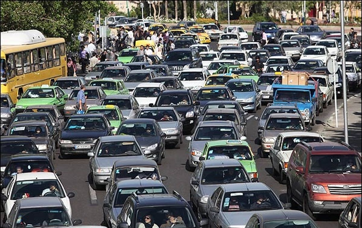 ترافیک معابر تهران ۲۵ درصد افزایش یافت/ اعلام ساعات پیک ترافیک پایتخت