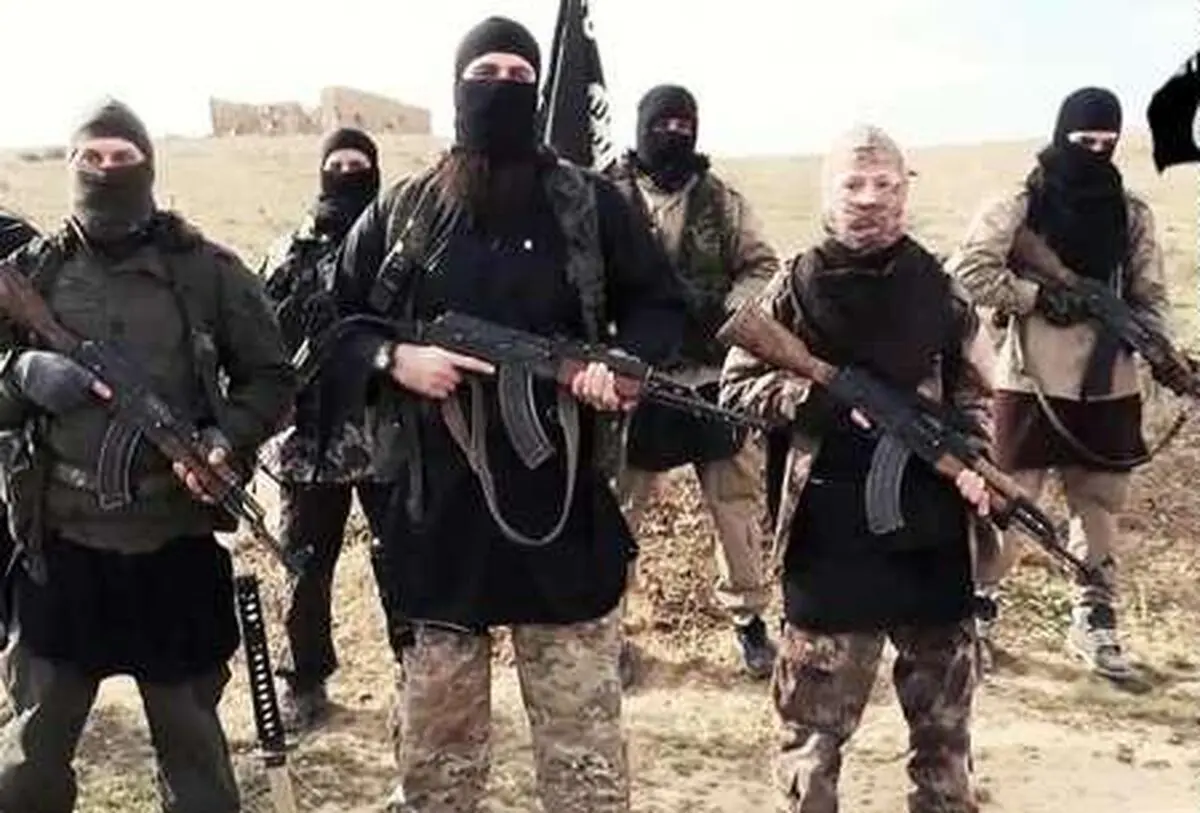 داعش فرمانده خود در شرقاط و ۱۶ همراهش را آتش زد