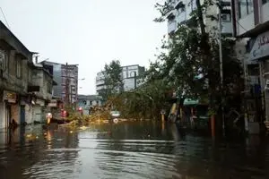 تندباد و بارش شدید باران مازندران را درنوردید