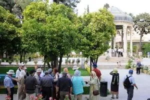 راه حل اشتغال پایدار، تمسک به صنعت گردشگری است