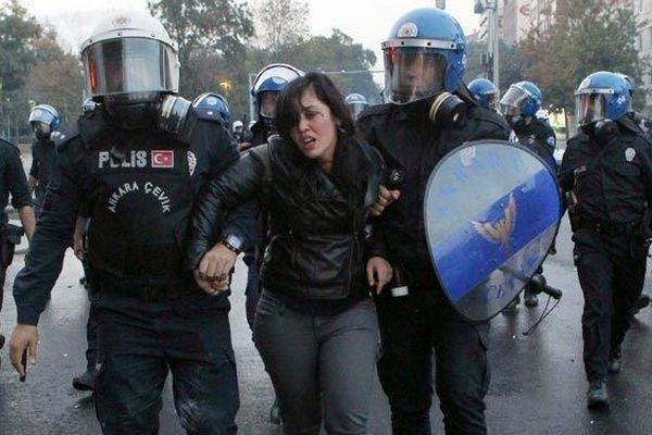 برکناری ۸۷ عضو سازمان امنیت ملی ترکیه به دلیل ارتباط با 