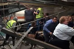 تصادف قطار در آمریکا ۳ کشته و بیش از ۱۰۰ زخمی برجای گذاشت +تصاویر