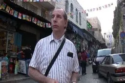 من یک آمریکایی هستم و کشور من، باعث درد و رنج فراوانی در دنیا شده است