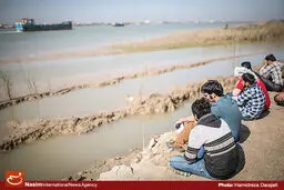 دهه هشتادی‌ها، رویش انقلاب