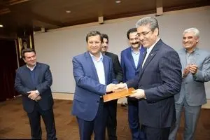 بازگشت بی سر و صدای یک مدیر معزول به نظام بانکی!/ احتمال رفتن معتمدی از اقتصاد نوین قوت گرفت