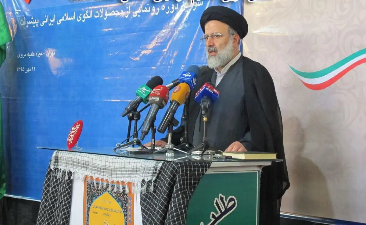 در حوزه‌هایی که نگاهی غربی داشتیم موفقیتی حاصل نشده است