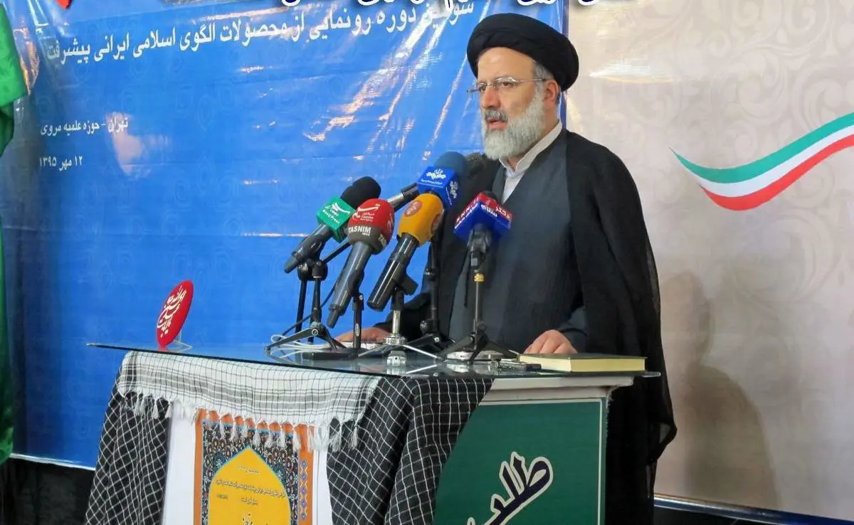 در حوزه‌هایی که نگاهی غربی داشتیم موفقیتی حاصل نشده است