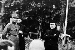 نامه رضاخان با ۱۹ غلط املایی!