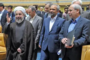 دولت روحانی دو برابر کل درآمد نفتی دولت احمدی‌نژاد خرج کرد+نمودار