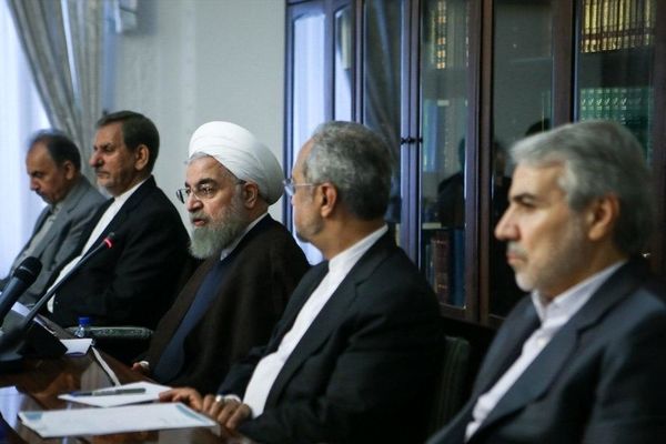 فاصله بین ثروتمندان و فقرا در دولت روحانی بیشتر شد/ سکوت رسانه‌های اصلاح طلب در برابر افزایش ضریب جینی