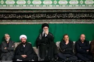 مراسم عزاداری شب عاشورا با حضور رهبر انقلاب برگزار شد + تصاویر