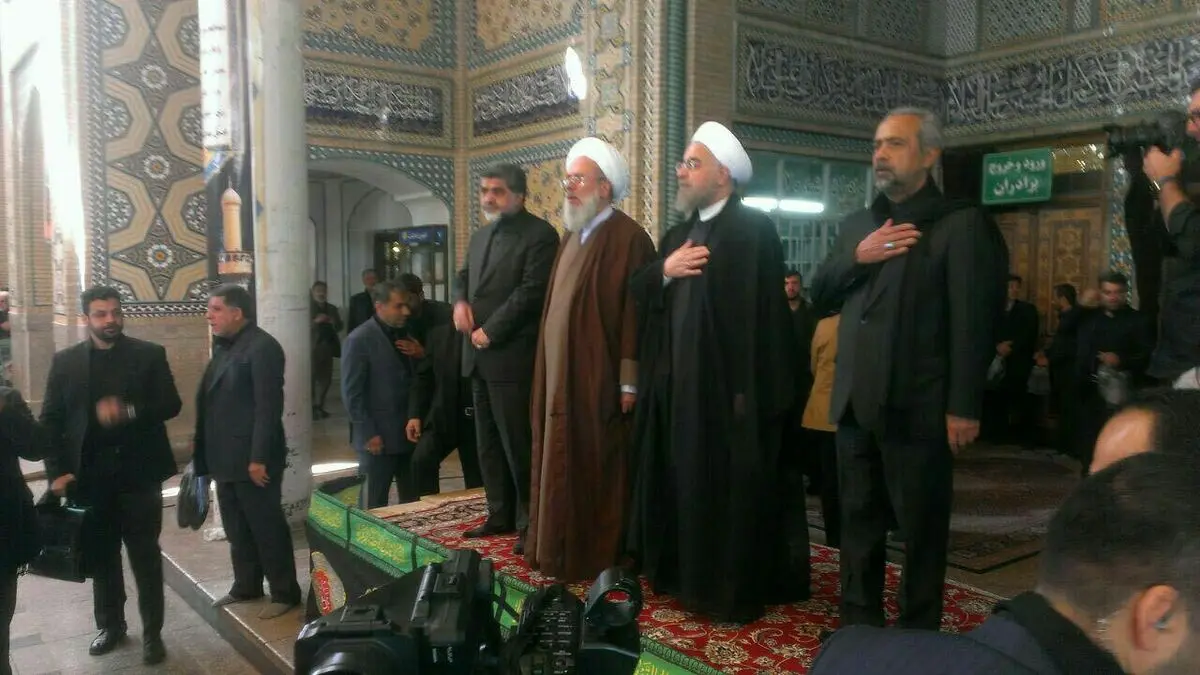 حضور روحانی در جمع عزاداران حسینی در حرم حضرت عبدالعظیم(ع)