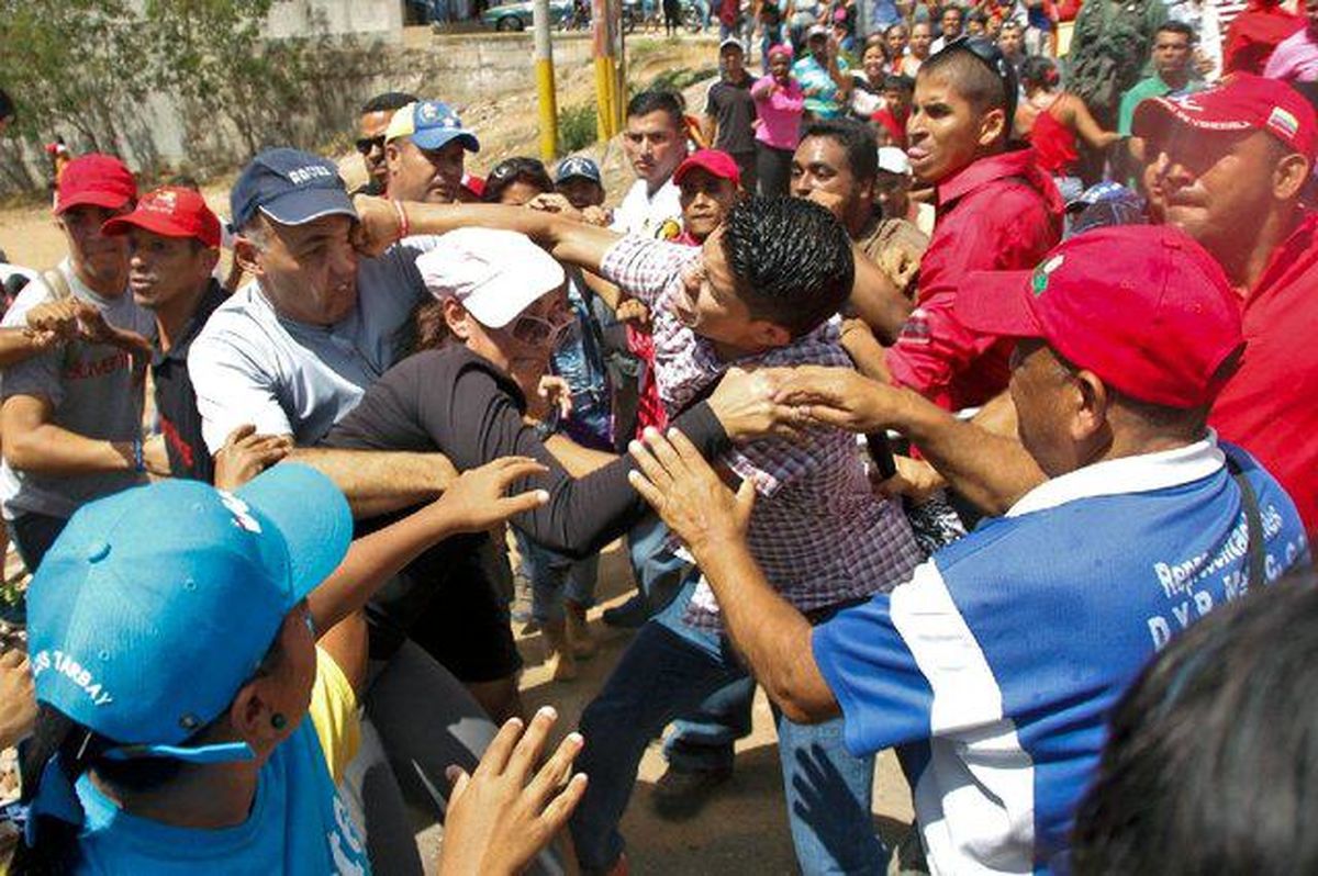 درگیری میان حامیان و مخالفان رئیس جمهور ونزوئلا