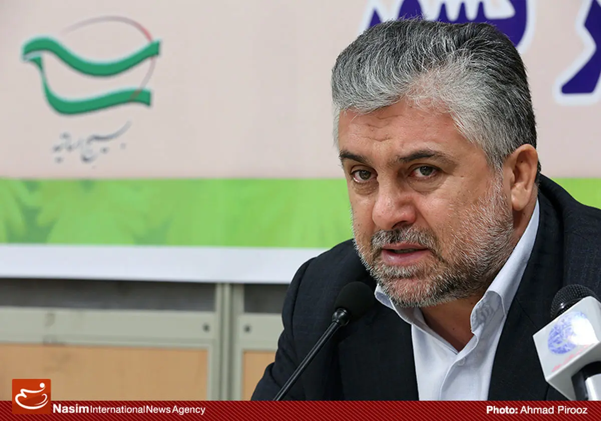 انتقاد تند رئیس سازمان بسیج اساتیدکشور از اهدای هدایا به وندی شرمن