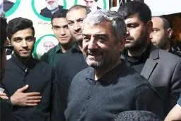 سرلشکر جعفری از غرفه 