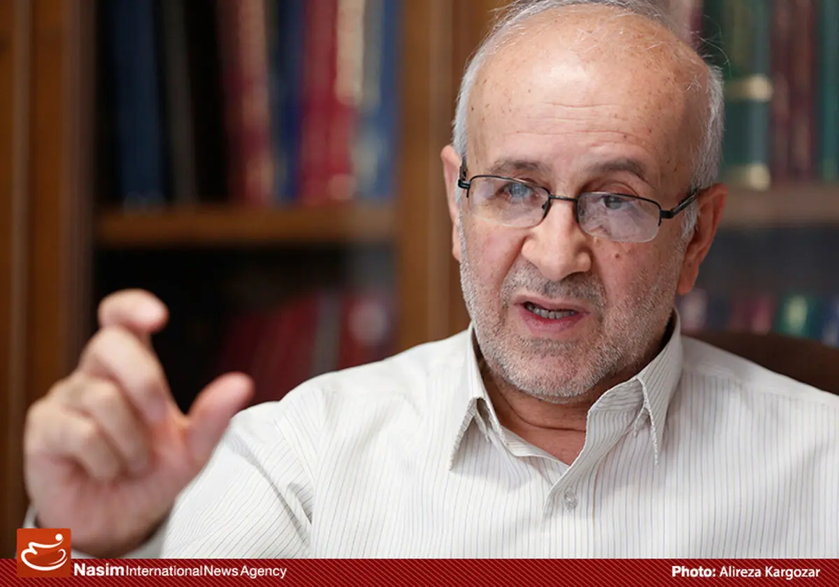 تفکر اقتصادی دولت‌ها از سازندگی تاکنون همه لیبرال بوده/ کاهش تورم در سال‌های اخیر به دلیل فقر و رکود است