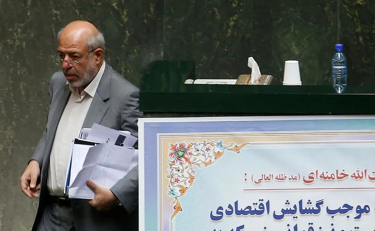 قرارداد "یونیت اینترنشنال" چیت‌چیان را به صحن علنی مجلس کشاند/ سخنگوی هیات رئیسه مجلس از پاسخ‌های وزیر نیرو قانع نشد